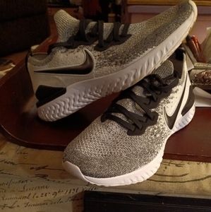 Nike epic reacts